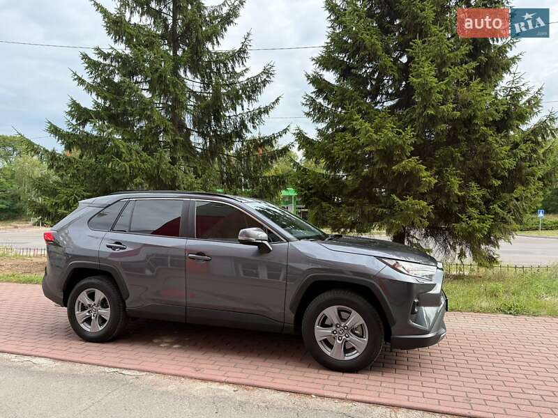 Позашляховик / Кросовер Toyota RAV4 2023 в Черкасах
