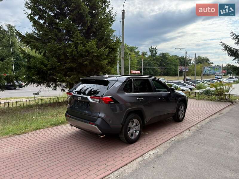 Позашляховик / Кросовер Toyota RAV4 2023 в Черкасах