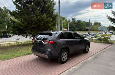 Внедорожник / Кроссовер Toyota RAV4 2023 в 