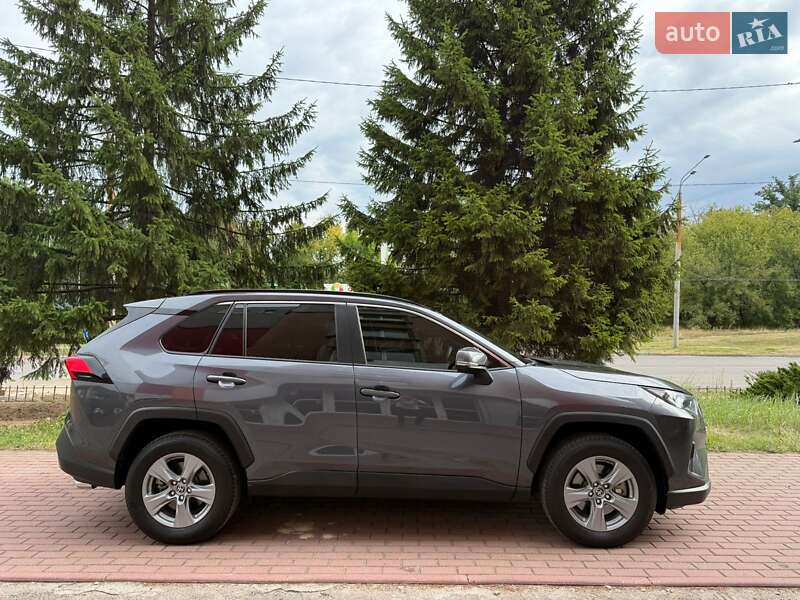Позашляховик / Кросовер Toyota RAV4 2023 в Черкасах