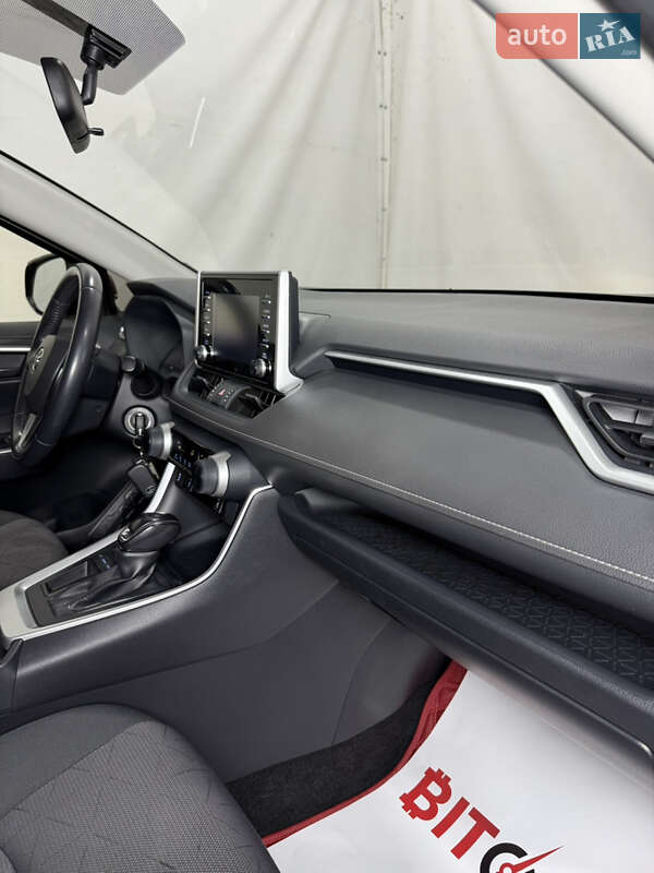 Позашляховик / Кросовер Toyota RAV4 2019 в Одесі фото 16 Позашляховик / Кросовер Toyota RAV4 2019 в Одесі