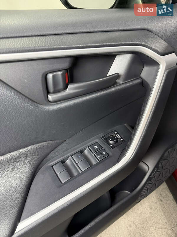 Позашляховик / Кросовер Toyota RAV4 2019 в Одесі фото 18 Позашляховик / Кросовер Toyota RAV4 2019 в Одесі
