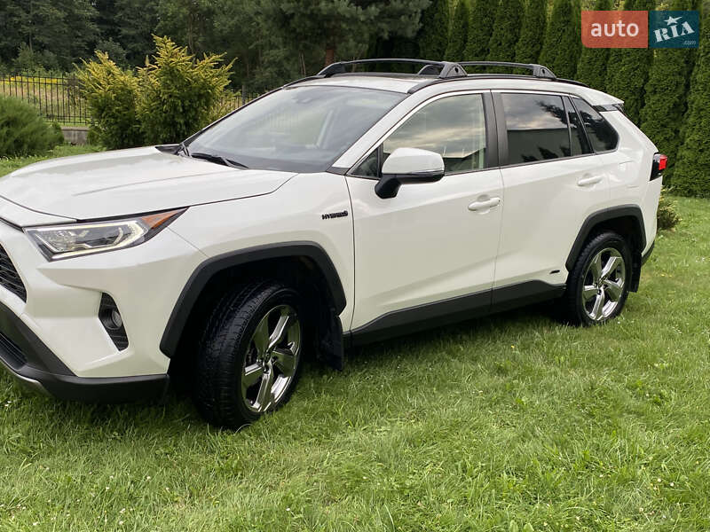 Toyota RAV4 2021