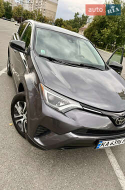 Внедорожник / Кроссовер Toyota RAV4 2018 в Киеве