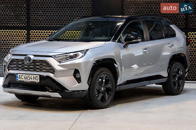 Внедорожник / Кроссовер Toyota RAV4 2020 в 