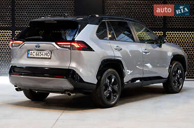 Внедорожник / Кроссовер Toyota RAV4 2020 в 