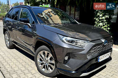 Внедорожник / Кроссовер Toyota RAV4 2020 в Киеве