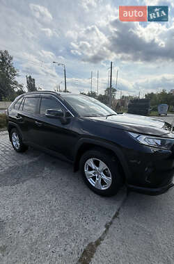 Внедорожник / Кроссовер Toyota RAV4 2020 в Харькове