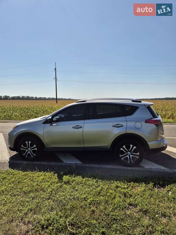 Позашляховик / Кросовер Toyota RAV4 2017 в Черкасах