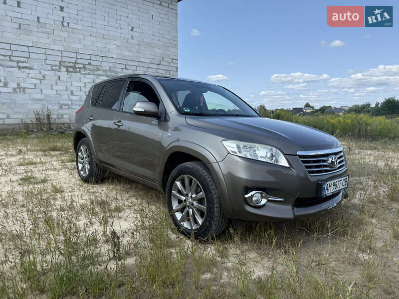 Внедорожник / Кроссовер Toyota RAV4 2012 в Житомире
