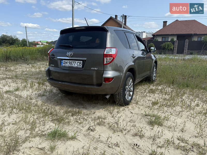 Внедорожник / Кроссовер Toyota RAV4 2012 в Житомире
