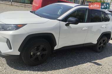 Позашляховик / Кросовер Toyota RAV4 2021 в Івано-Франківську