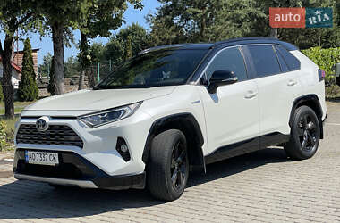 Внедорожник / Кроссовер Toyota RAV4 2020 в Ужгороде