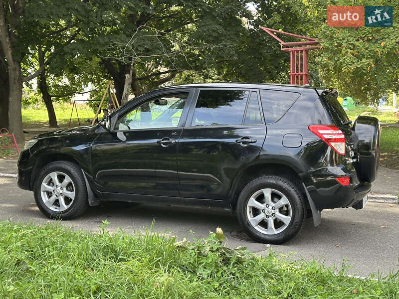 Toyota RAV4 2011