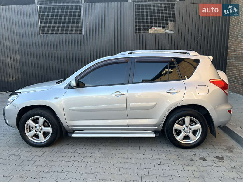 Внедорожник / Кроссовер Toyota RAV4 2007 в Казатине