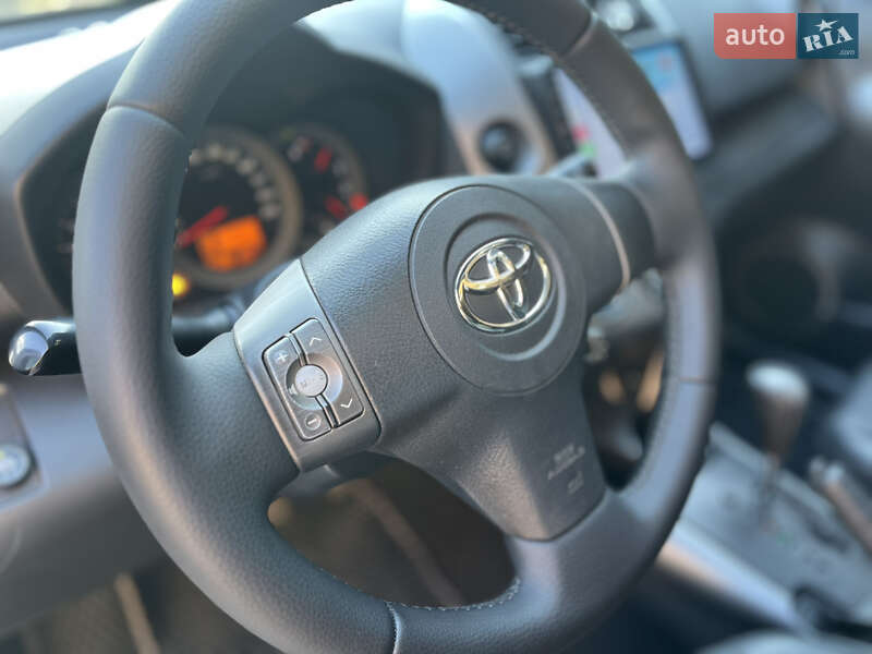 Внедорожник / Кроссовер Toyota RAV4 2007 в Казатине