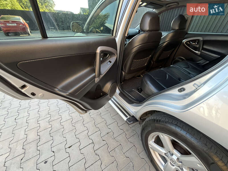 Внедорожник / Кроссовер Toyota RAV4 2007 в Казатине