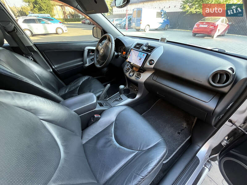 Внедорожник / Кроссовер Toyota RAV4 2007 в Казатине