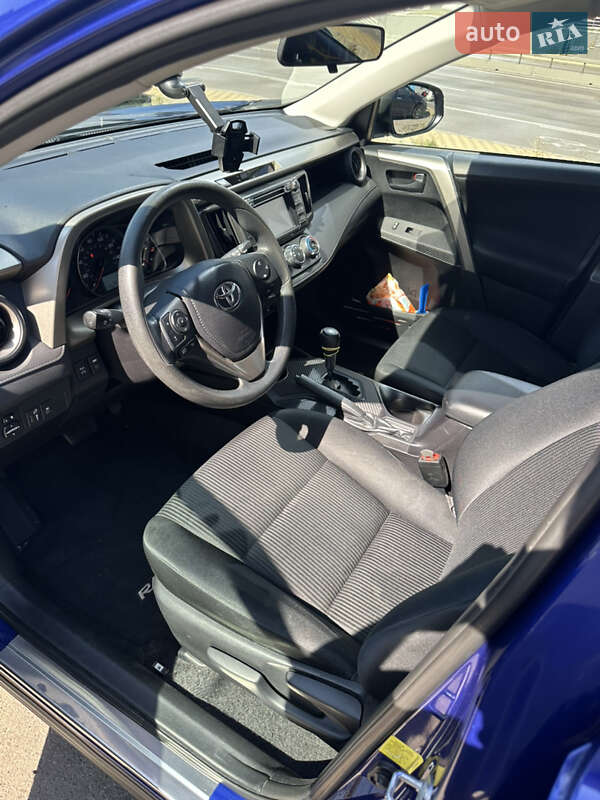Внедорожник / Кроссовер Toyota RAV4 2015 в Киеве