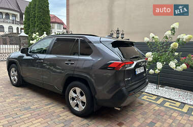 Позашляховик / Кросовер Toyota RAV4 2021 в Тячеві