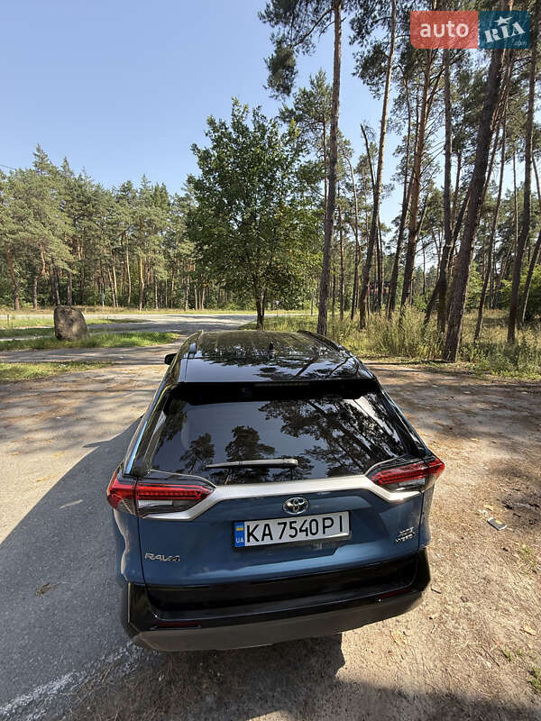 Позашляховик / Кросовер Toyota RAV4 2024 в Києві