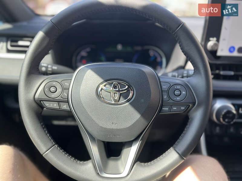 Позашляховик / Кросовер Toyota RAV4 2024 в Києві