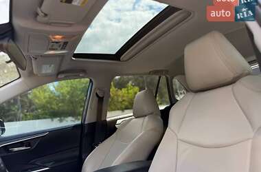 Позашляховик / Кросовер Toyota RAV4 2019 в Києві
