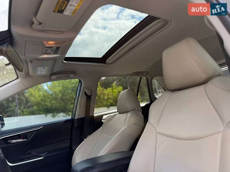 Внедорожник / Кроссовер Toyota RAV4 2019 в Киеве фото 26 Внедорожник / Кроссовер Toyota RAV4 2019 в Киеве