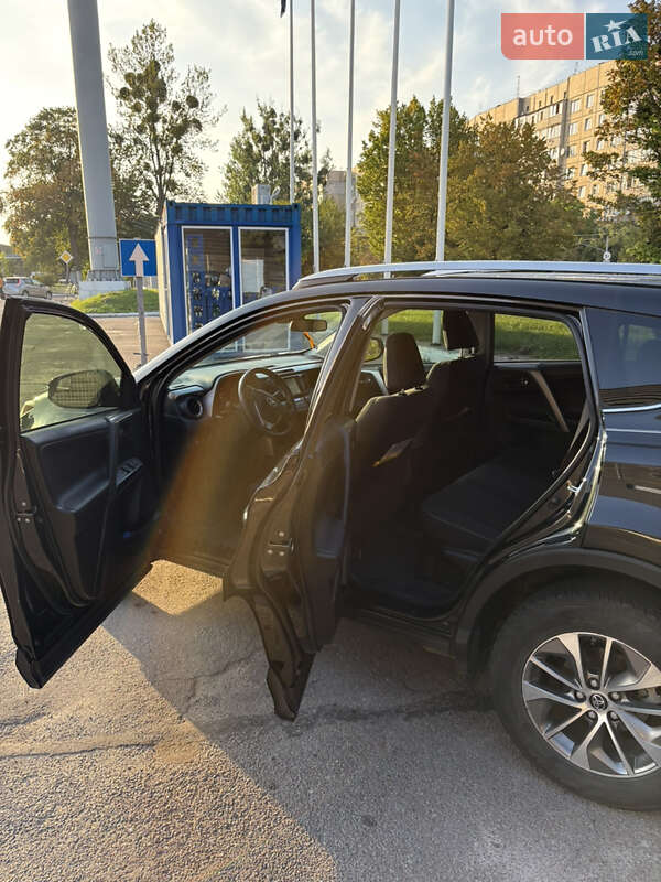 Внедорожник / Кроссовер Toyota RAV4 2016 в Львове фото 10 Внедорожник / Кроссовер Toyota RAV4 2016 в Львове