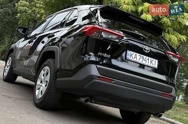 Позашляховик / Кросовер Toyota RAV4 2019 в Кам'янському