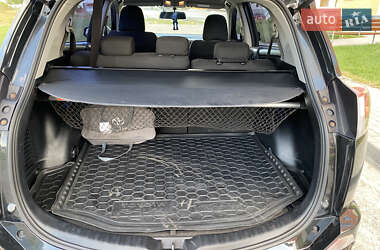 Позашляховик / Кросовер Toyota RAV4 2016 в Харкові