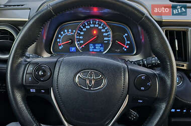 Внедорожник / Кроссовер Toyota RAV4 2013 в 