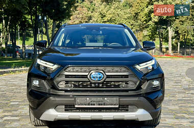 Внедорожник / Кроссовер Toyota RAV4 2024 в 
