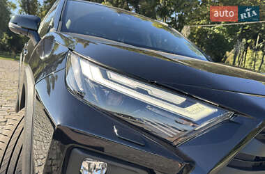Внедорожник / Кроссовер Toyota RAV4 2024 в 