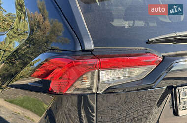Внедорожник / Кроссовер Toyota RAV4 2024 в 