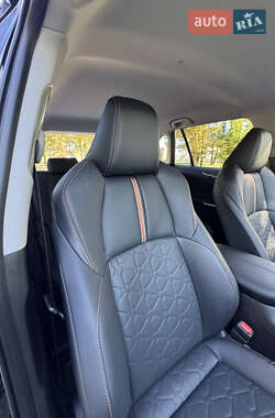 Внедорожник / Кроссовер Toyota RAV4 2024 в 