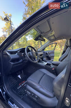 Внедорожник / Кроссовер Toyota RAV4 2024 в 