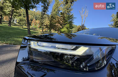 Внедорожник / Кроссовер Toyota RAV4 2024 в 