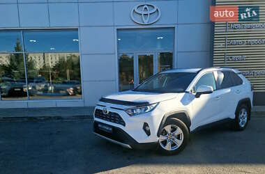Внедорожник / Кроссовер Toyota RAV4 2019 в Кропивницком