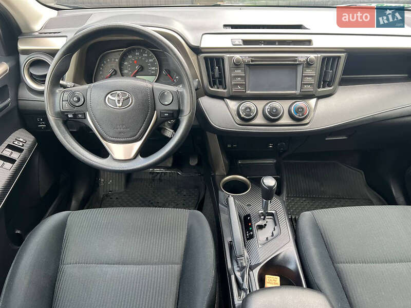 Внедорожник / Кроссовер Toyota RAV4 2015 в Чернигове