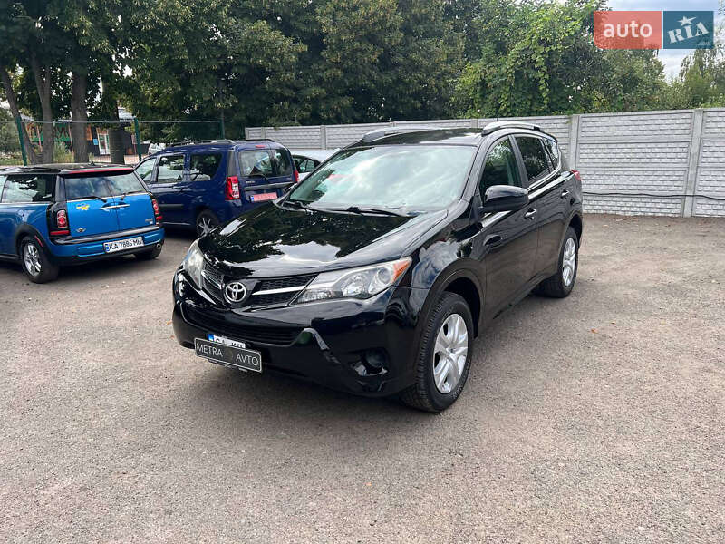 Внедорожник / Кроссовер Toyota RAV4 2015 в Чернигове