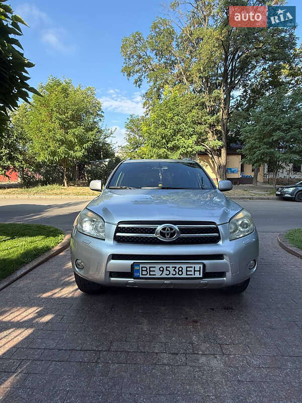 Внедорожник / Кроссовер Toyota RAV4 2007 в 