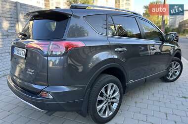 Внедорожник / Кроссовер Toyota RAV4 2016 в 