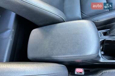 Внедорожник / Кроссовер Toyota RAV4 2016 в 