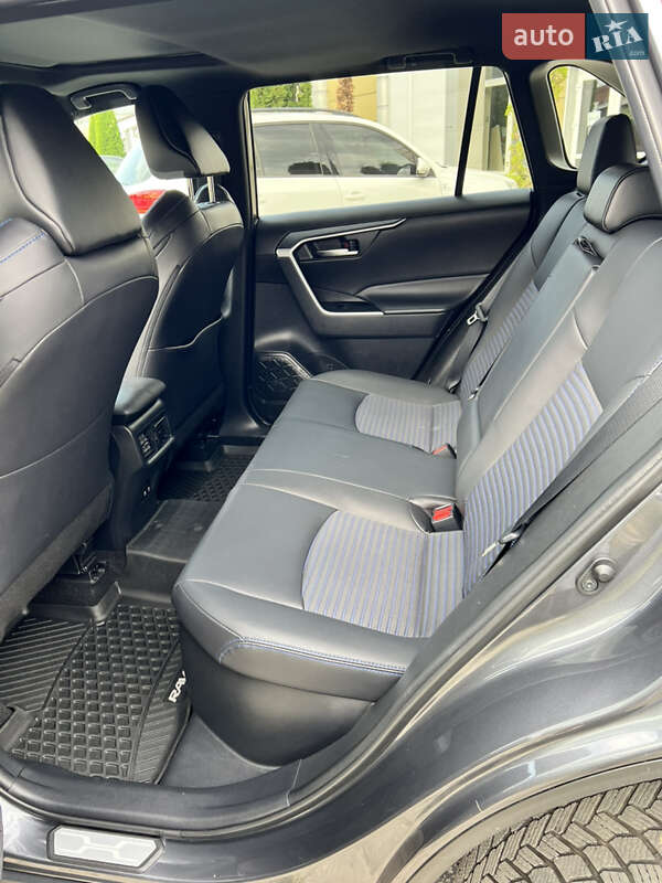 Позашляховик / Кросовер Toyota RAV4 2021 в Умані фото 19 Позашляховик / Кросовер Toyota RAV4 2021 в Умані