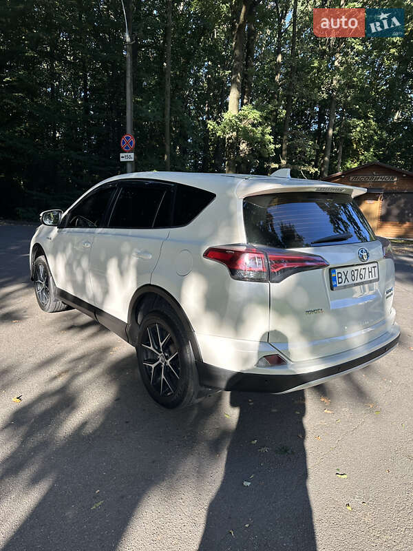 Внедорожник / Кроссовер Toyota RAV4 2016 в Виннице
