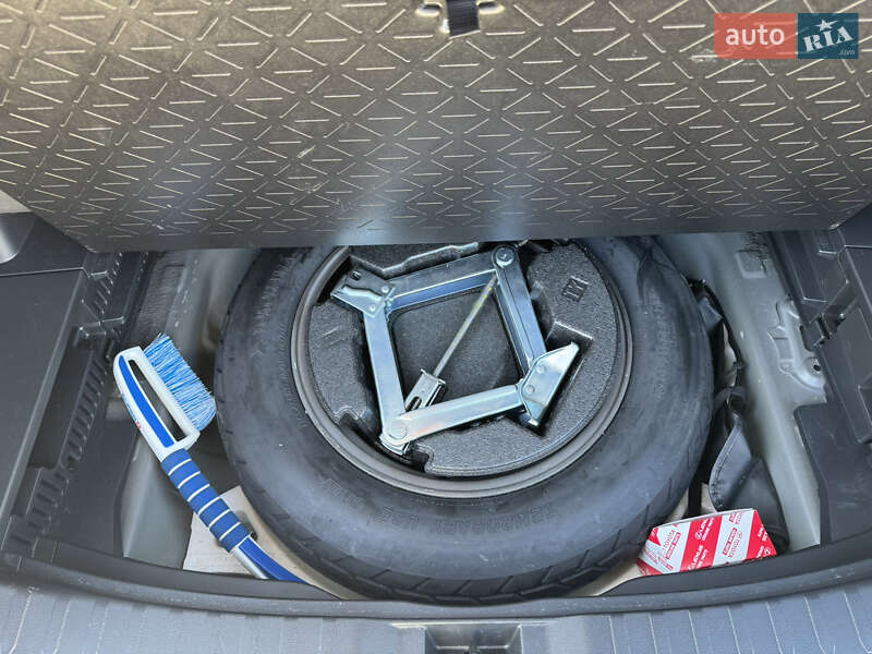 Позашляховик / Кросовер Toyota RAV4 2021 в Черкасах