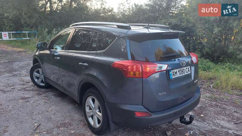 Внедорожник / Кроссовер Toyota RAV4 2014 в Звягеле