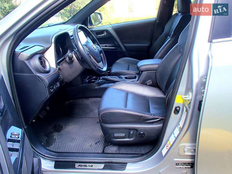 Внедорожник / Кроссовер Toyota RAV4 2016 в Харькове