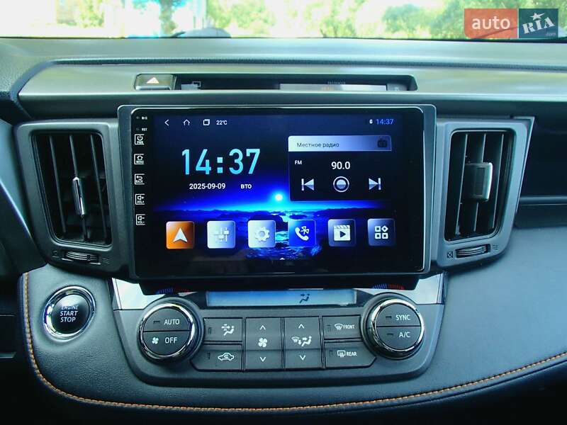 Внедорожник / Кроссовер Toyota RAV4 2016 в Харькове